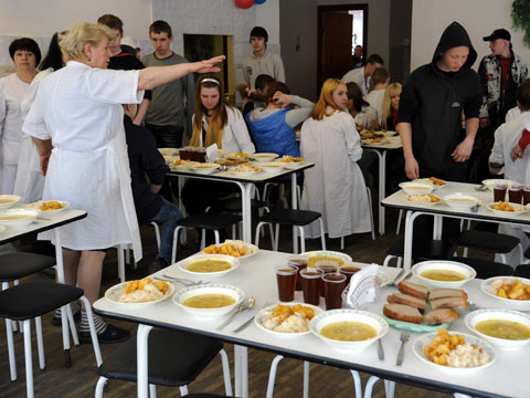 Школьная столовая