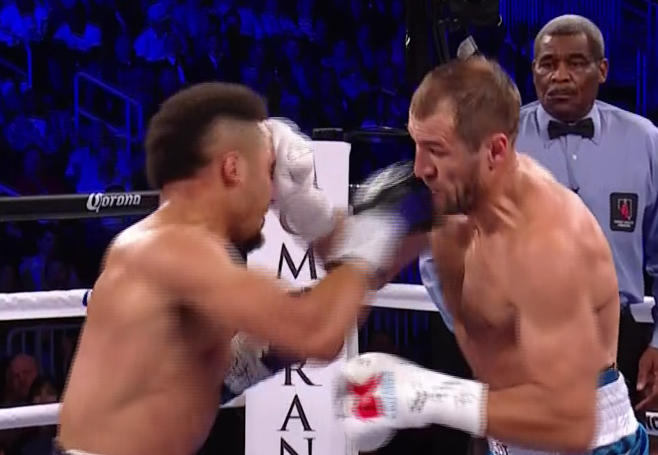 Момент удара: у каваля рука не жестко и удар в лоб.... идут на встречу, вот ворд и упал. Не стоит спекулировать