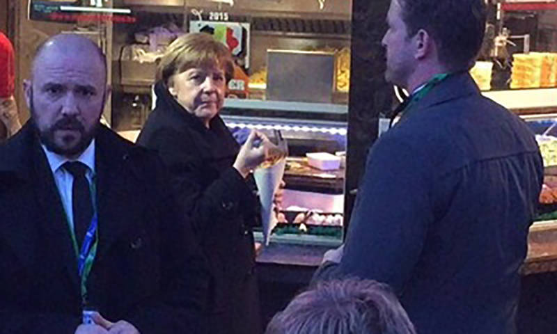 Меркель в забегаловке
