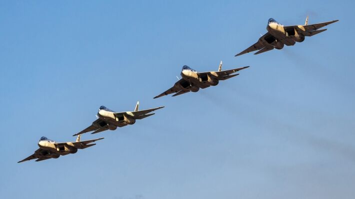 Истребитель пятого поколения Су-57