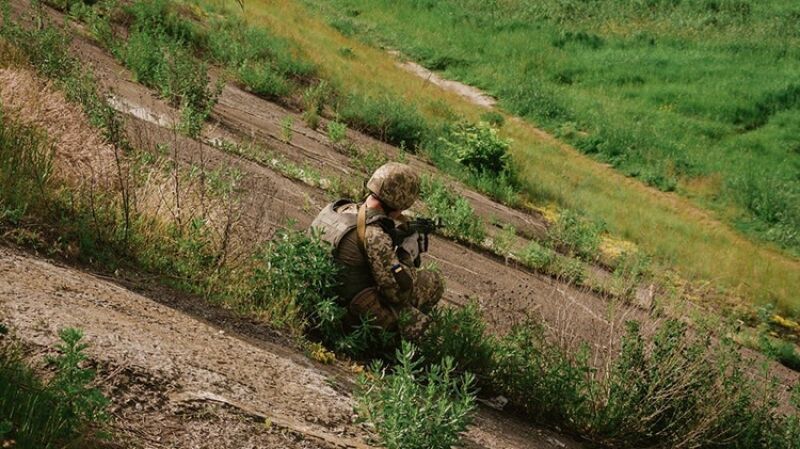 Донбасс сегодня: боевики laquo;Айдараraquo; расстреляли авто с бойцами ВСУ, в армии растет паника