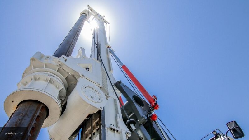 Рост нефтедобычи в США замедлил повышение цен после соглашения ОПЕК+