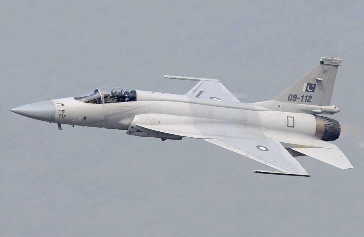 Истребитель JF-17 (FC-1) ВВС Пакистана.