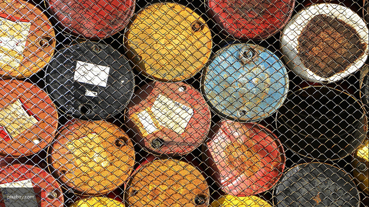Bloomberg сообщил о рекордном сокращении поставок саудовской нефти в США