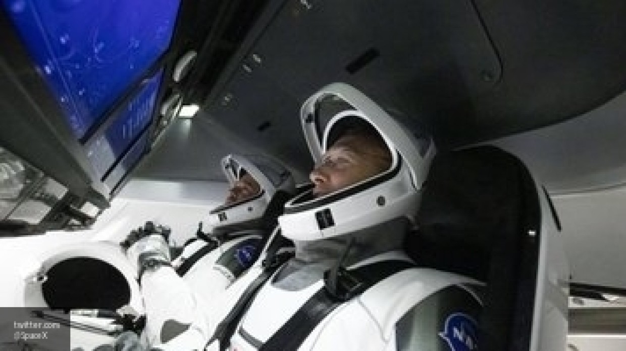 Сбой связи с Землей произошел на борту корабля Илона Маска Crew Dragon