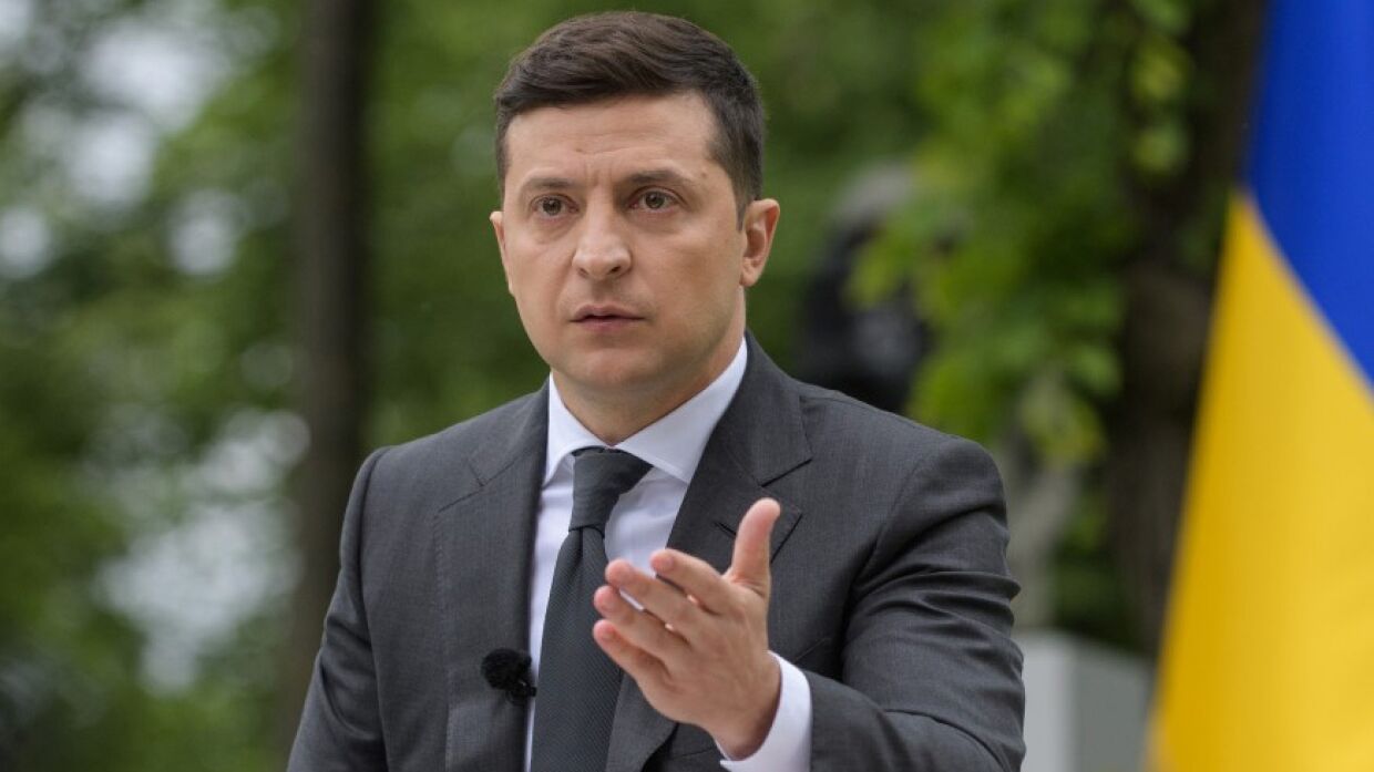 Песков объяснил, почему Зеленского не пригласили на парад Победы