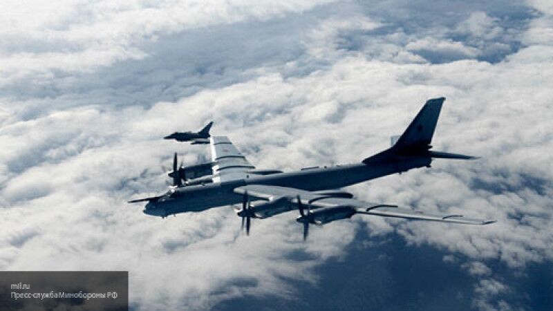 Ракетоносцы Ту-95МС провели патрулирование северо-восточных границ России