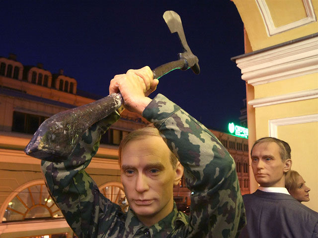 Путин,восковая фигура
